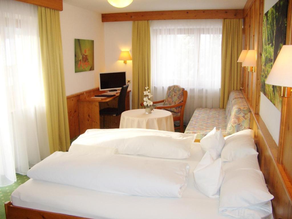 Hotel Schwarzenbergs Traube Glottertal Zimmer foto